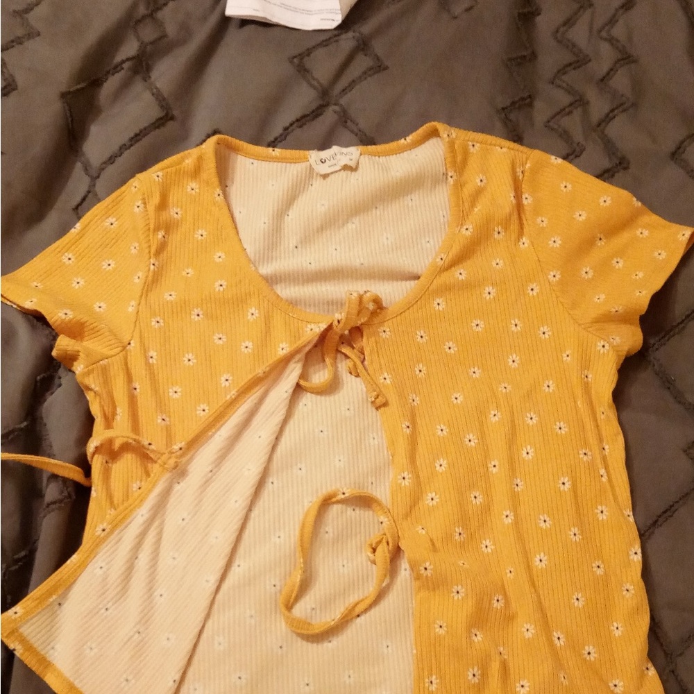 Funky flower. Tie front